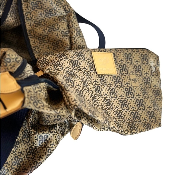 Piero Guidi Unisex Crossbody Bag - Picture 12 of 15